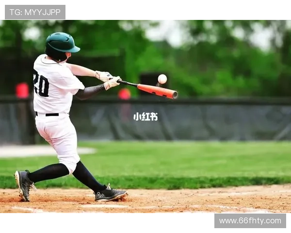 8. 棒球比赛中，棒球以30个精彩瞬间吸引观众